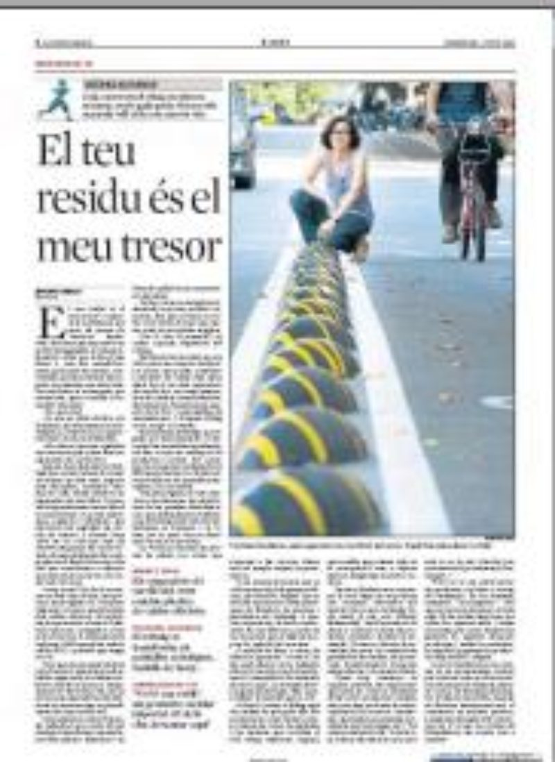 La companya, Verònica Kuchinow, ha sortit al suplement “Viure” de La Vanguardia, publicat el diumenge dia 3 de juny de 2012.
