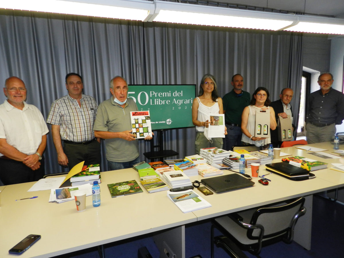 Dues obres sobre plagues agrícoles guanyen els premis del llibre i de l’article agraris  2021